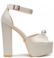 Sandały na słupku DeeZee écru 