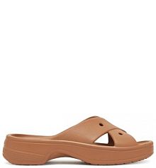 Klapki Crocs brązowe damskie 