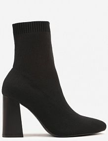 Czarne Botki Vices na Słupku o Geometrycznym Kształcie i Elastyczną Cholewką Falessea