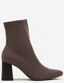 Brązowe Botki Vices na Słupku ze Skarpetową Cholewką Adanelle