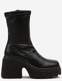 Czarne Przylegające Botki Vices w Stylu Grunge na Słupku z Ociepleniem Falarina