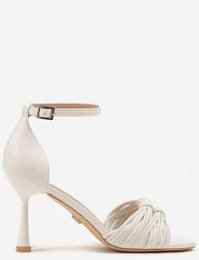 Białe Sandały na Szpilce Vices Ozdobione Supełkami Saromelle