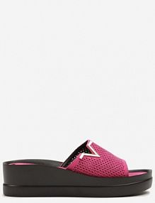 Fuksjowe Klapki Vices Ażurowe z Metalicznym Detalem na Koturnie Gleorine damskie