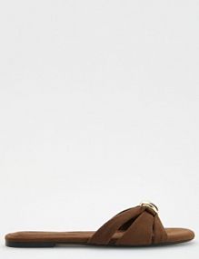 Klapki z ozdobną klamrą Reserved ciemnobrązowe damskie 0247U-89X