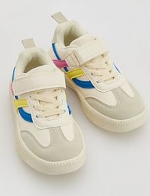 Sneakersy z imitacji skóry Reserved białe dziecięce 600GG-00X