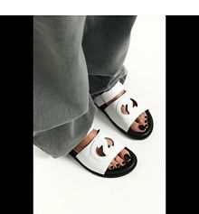 Klapki eleganckie Carinii białe damskie