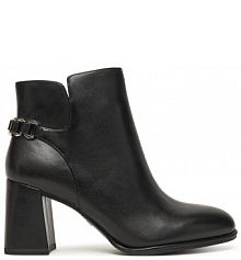 Botki na słupku Tamaris czarne 