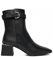 Botki na słupku Aigner czarne 