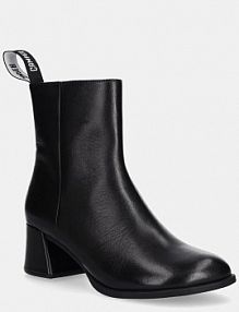 Botki na słupku Camper  czarne K400798.001