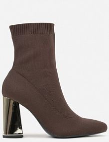 Brązowe Skarpetkowe Botki VICES na Słupku w Eleganckim Stylu Rarana