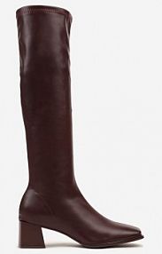 Bordowe Kozaki na Geometrycznym Słupku z Kwadratowym Noskiem Brikalona Renee