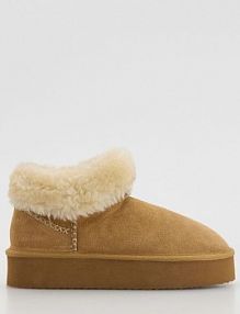 Zamszowe śniegowce ze sztucznym futerkiem Reserved brązowe damskie 405FF-88X