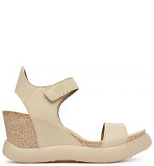 Sandały na koturnie Fly London beżowe 