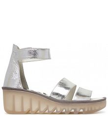 Sandały na koturnie Fly London srebrne 