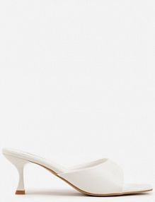 Białe Klapki Peep Toe na Niskiej Szpilce Carinatia mulanka damskie